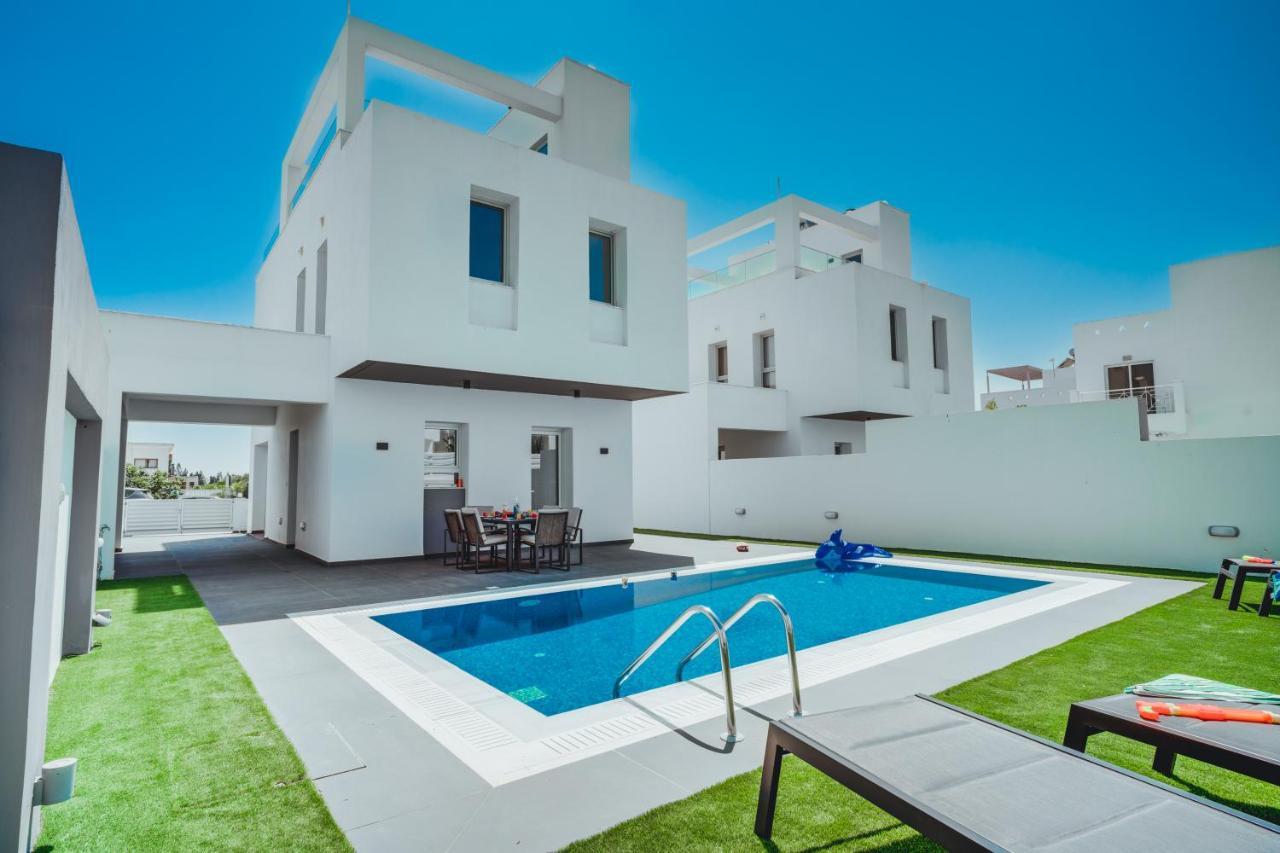 In Style In Modern 3 Bedroom Near Nissi & Square Вилла *