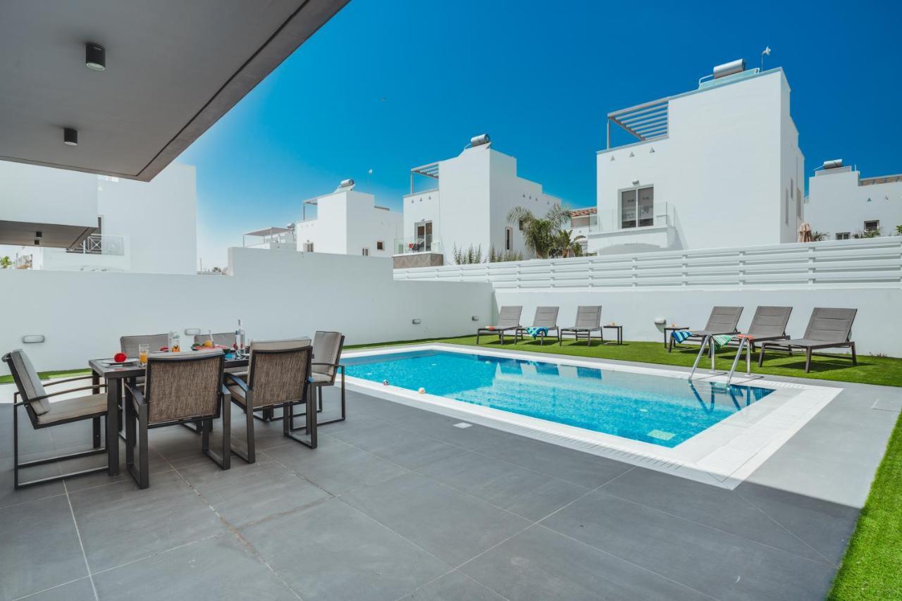 In Style In Modern 3 Bedroom Near Nissi & Square Айя-Напа