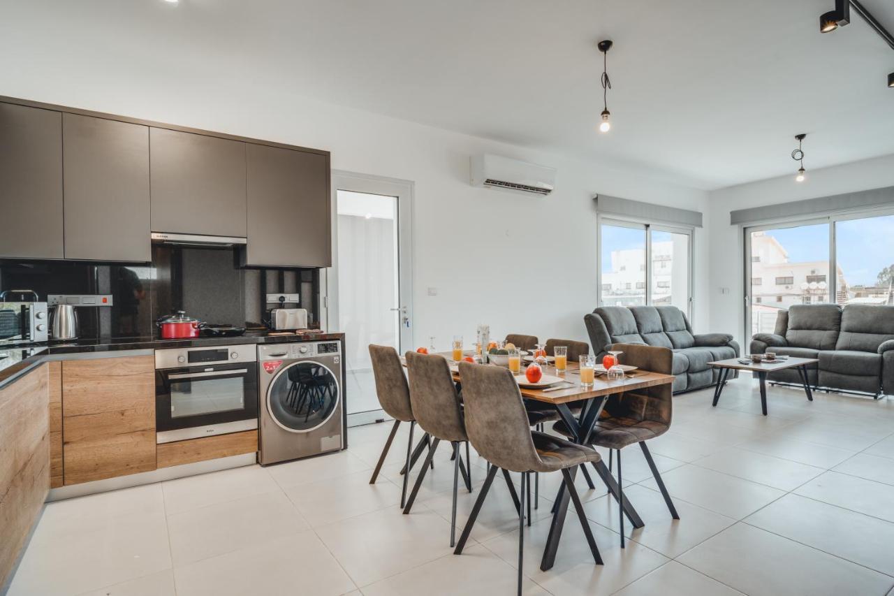 Вилла In Style In Modern 3 Bedroom Near Nissi & Square
