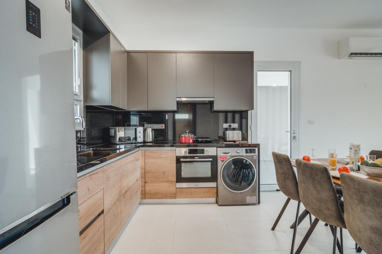 Вилла In Style In Modern 3 Bedroom Near Nissi & Square *