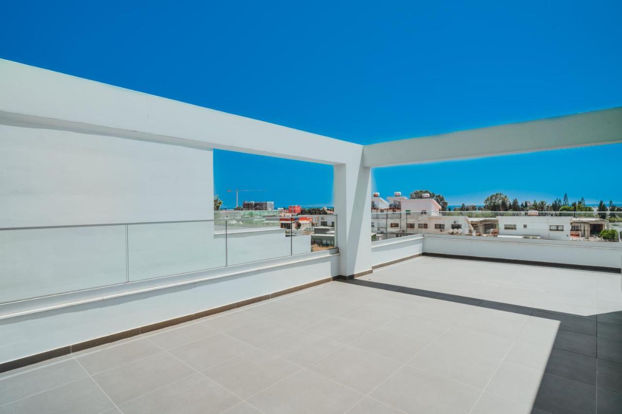 In Style In Modern 3 Bedroom Near Nissi & Square Вилла Айя-Напа