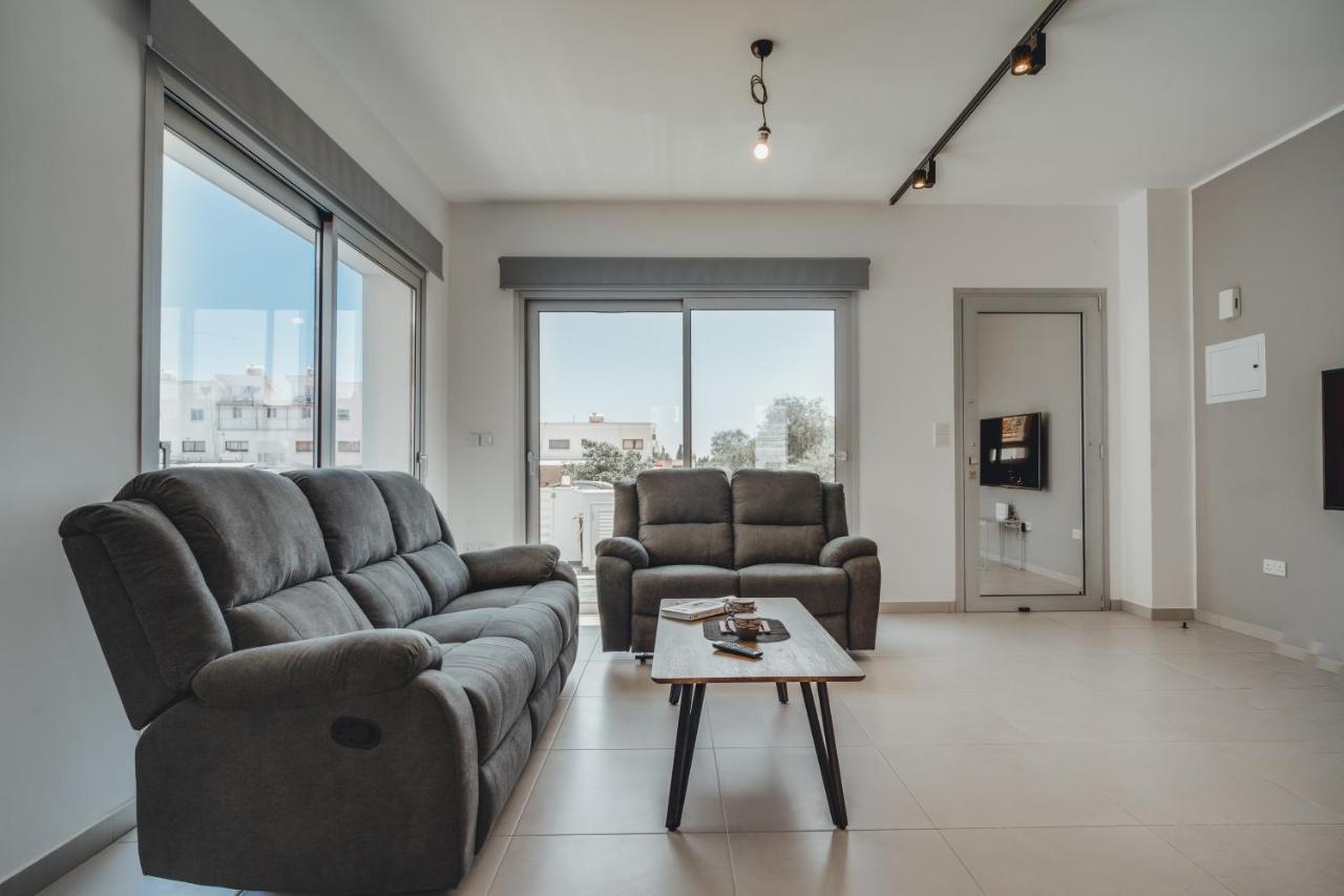 In Style In Modern 3 Bedroom Near Nissi & Square Вилла *