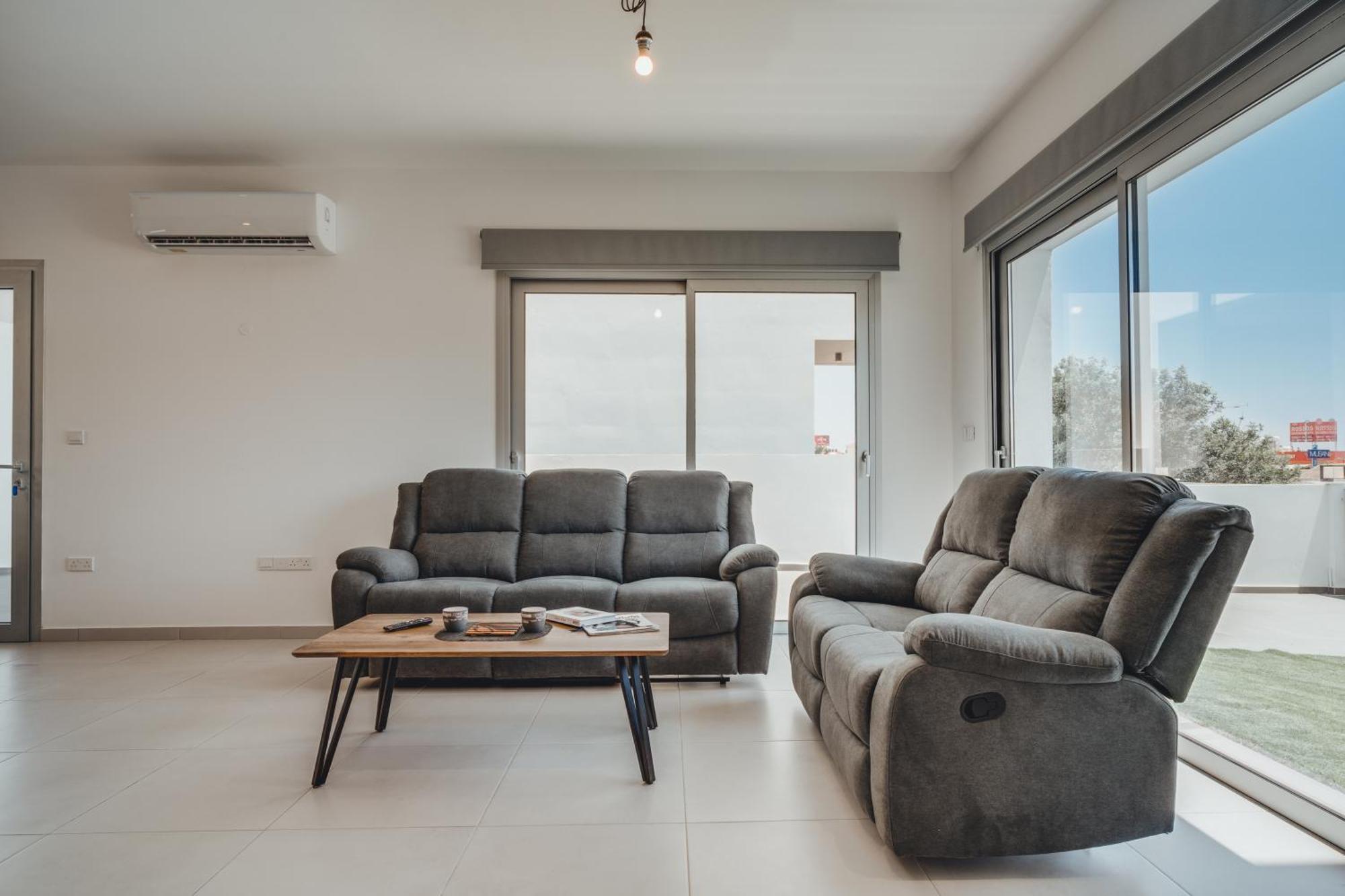 In Style In Modern 3 Bedroom Near Nissi & Square * Айя-Напа